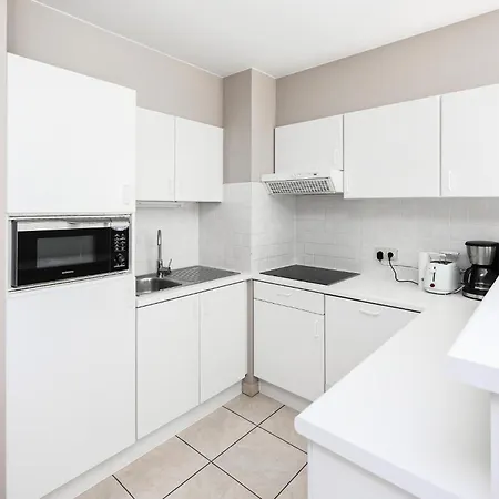 Stunning In With Kitchen Appartement