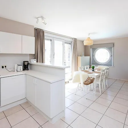 Appartement Stunning In With Kitchen